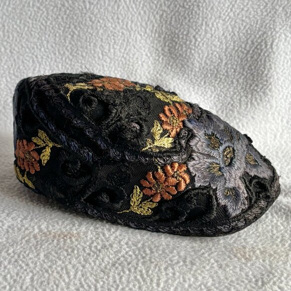 Antique Vintage Embroidered Brimless Cap main image 9